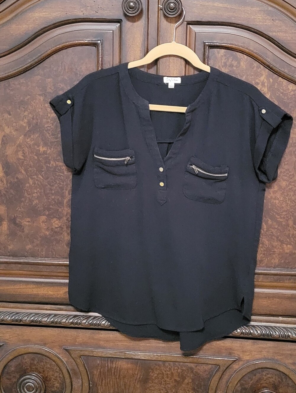 Lily White Black Short-Sleeve V-Neck Blouse with Zip Pockets